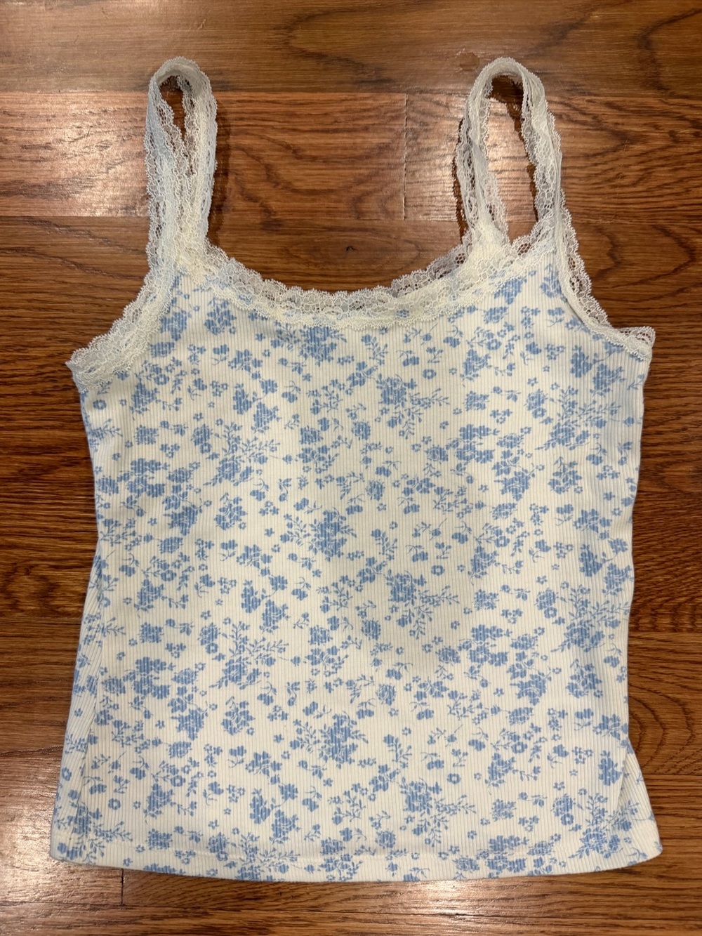 SO Lace-Trim Ribbed Floral Cami — Small Blue/White